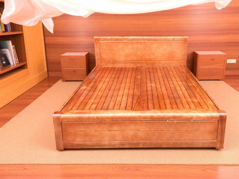 Giường gỗ tự nhiên