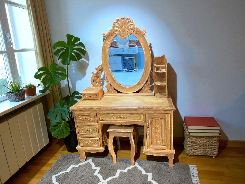 Bàn trang điểm gỗ tự nhiên
