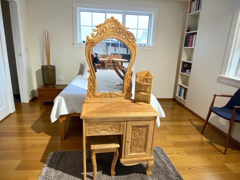 Bàn trang điểm hiện đại