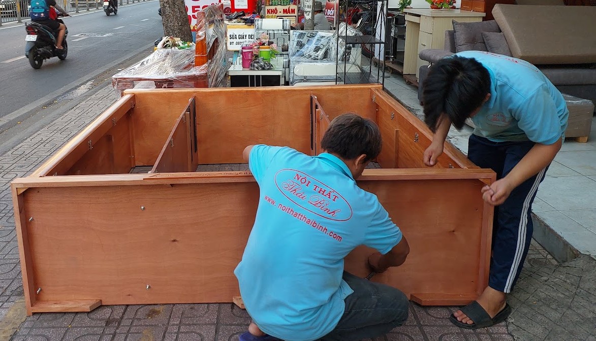 Tủ quần áo theo yêu cầu