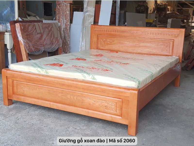 Giường gỗ xoan đào