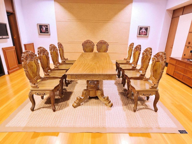 5 mẫu bàn ăn bằng gỗ tự nhiên đẹp cho không gian nhỏ 11 Bộ bàn ăn 6 ghế gỗ tự nhiên