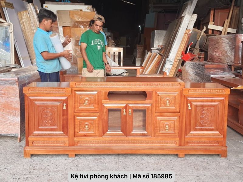 Kệ tivi phòng khách bằng gỗ hiện đại