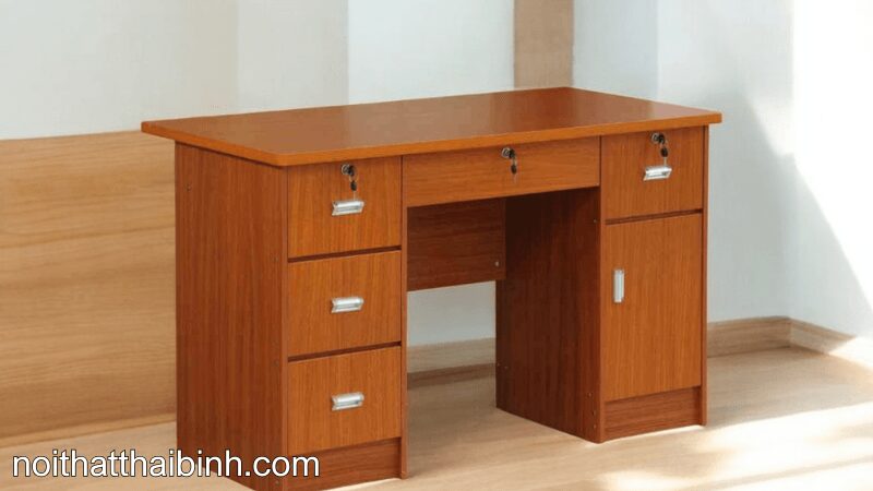 Khám Phá Bàn Làm Việc Gỗ Tự Nhiên: Đẹp, Bền, và Sang Trọng 10 Bàn làm việc gỗ tự nhiên