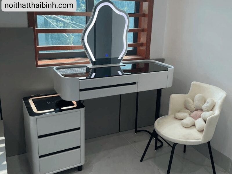 5 cách sắp xếp bàn trang điểm ngăn nắp 5 cách sắp xếp bàn trang điểm ngăn nắp