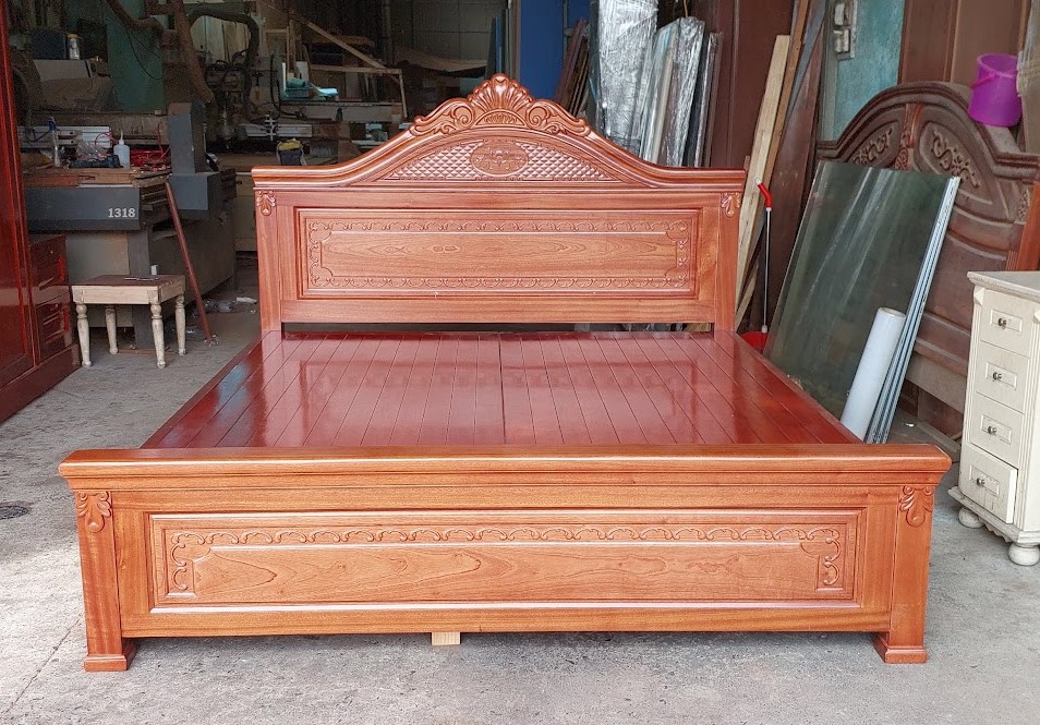 Top 15+ kiểu giường gỗ hiện đại đẹp nhất, sang trọng cho phòng ngủ 2026 14 Giường gỗ xoan đào hiện đại đầu bọc nệm cao cấp