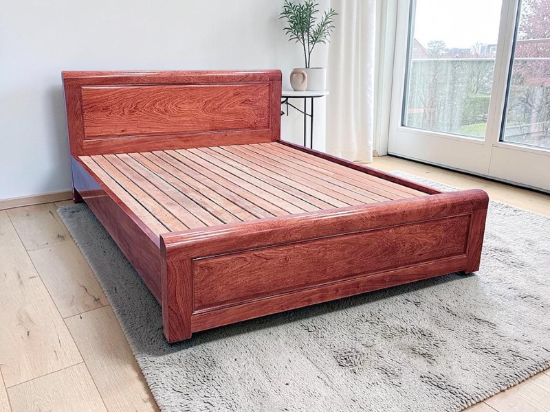 Giường gỗ sồi cao cấp quận 7 kiểu cổ điển chạm khắc