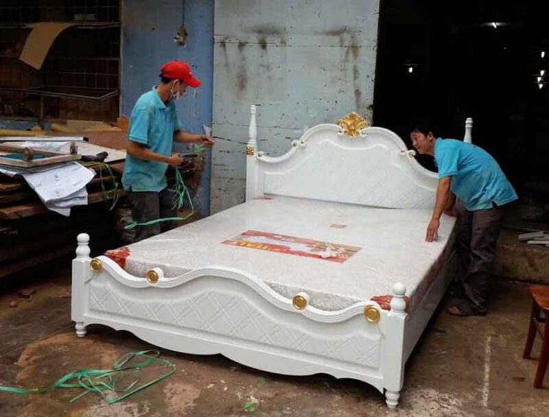 Giường ngủ dát vàng hoa văn MS 8992 Giá 1m8 : 11.500.000 - Ảnh 5