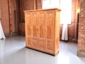 Mẹo tối ưu không gian tủ quần áo nhỏ hẹp