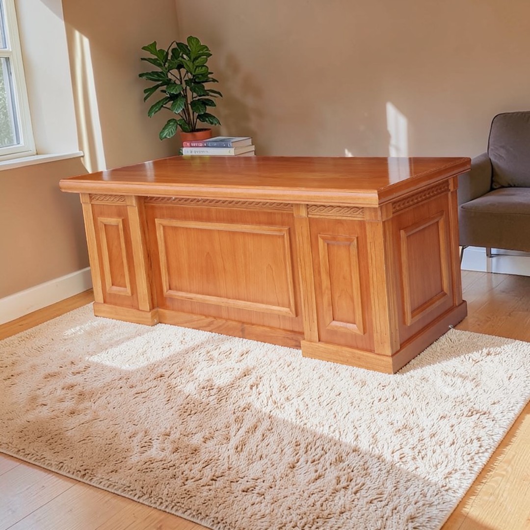 Bàn làm việc văn phòng gỗ tự nhiên bền bỉ