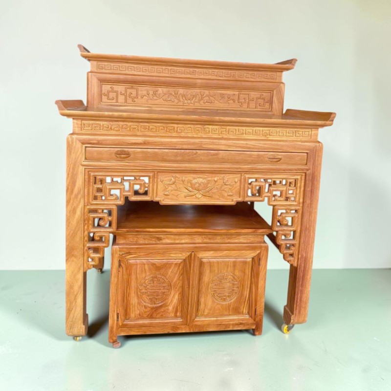 Tủ thờ gỗ gõ đỏ đặt đúng phong thủy tránh các điều kiêng kỵ khi đặt tủ thờ trong nhà