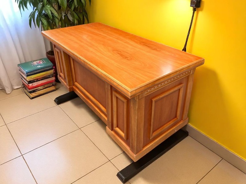 4 cách bảo vệ bàn làm việc khỏi ẩm mốc - Giải pháp hiệu quả cho môi trường làm việc 1 4 cách bảo vệ bàn làm việc khỏi ẩm mốc