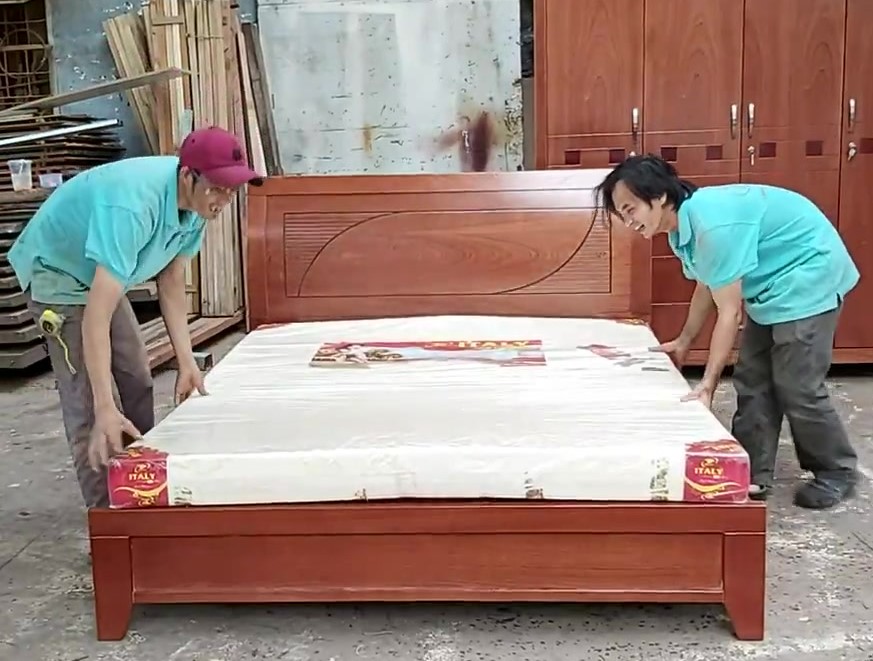 Cách bảo quản giường gỗ lâu dài: 10 bí quyết từ thợ mộc 15 năm kinh nghiệm 8 Sáp dưỡng gỗ bảo vệ bề mặt giường gỗ tự nhiên