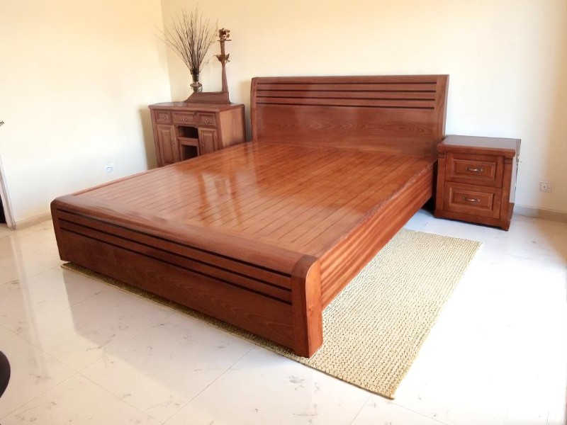 Giường gỗ sồi chất lượng cao
