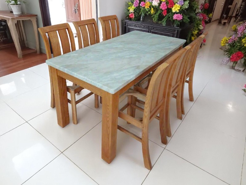 6 lợi ích bàn ăn gỗ công nghiệp hiện đại 4 Lợi ích bàn ăn gỗ công nghiệp