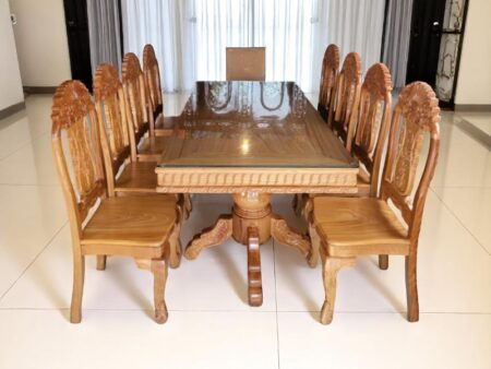 Mẹo Vệ Sinh Bàn Ăn Gỗ Hiệu Quả