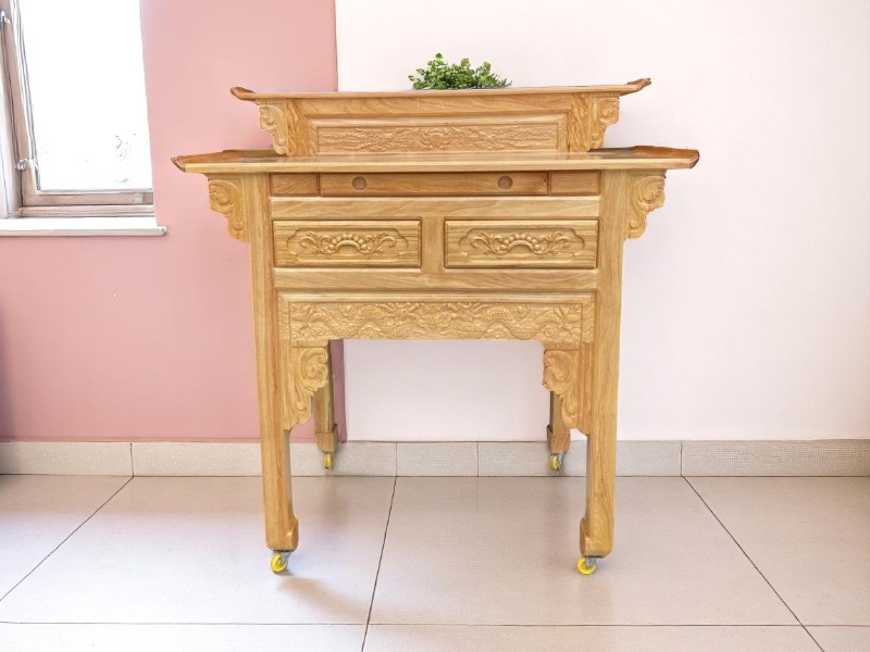 Tủ thờ gỗ tại Quận 7 - Vẻ đẹp truyền thống trong không gian sống hiện đại 3 Tủ thờ gỗ tại Quận 7
