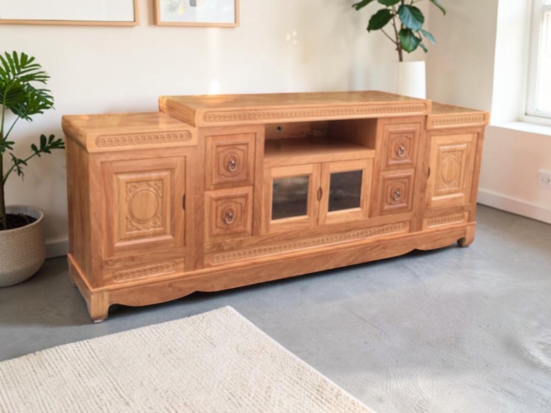 Kệ Tivi Treo Tường: Kinh Nghiệm Chọn Mẫu Đẹp, Chuẩn Kích Thước Từ Thợ Mộc 11 Lắp đặt kệ tivi treo tường hiện đại an toàn chắc chắn