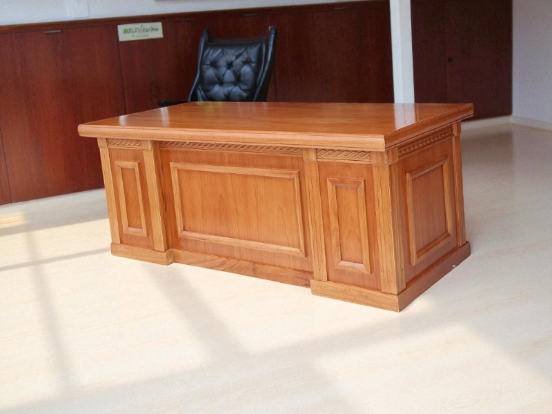 Mua bàn làm việc gần đây tốt