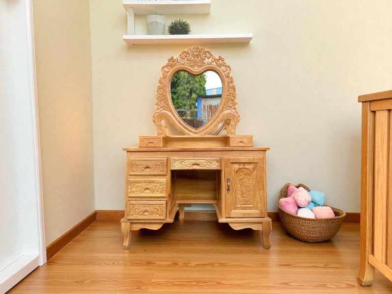 Mua bàn trang điểm online đẹp và tiện lợi cho chị em 4 Mua bàn trang điểm online