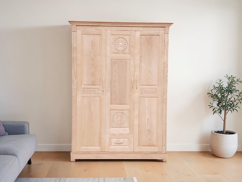 Kiểm tra chất lượng tủ quần áo gỗ xoan đào tự nhiên