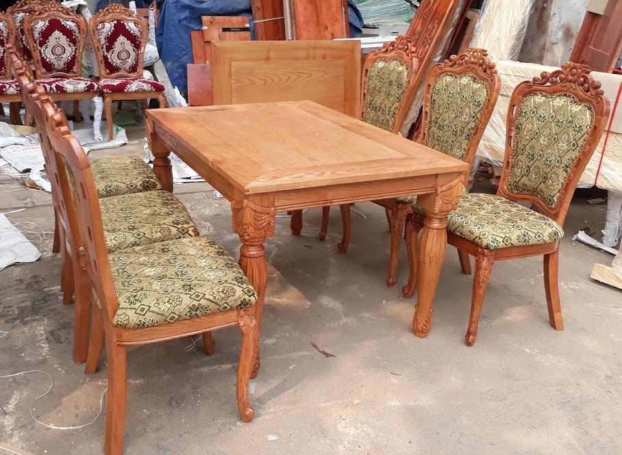 Bàn ăn gỗ tự nhiên giá bao nhiêu tiền?