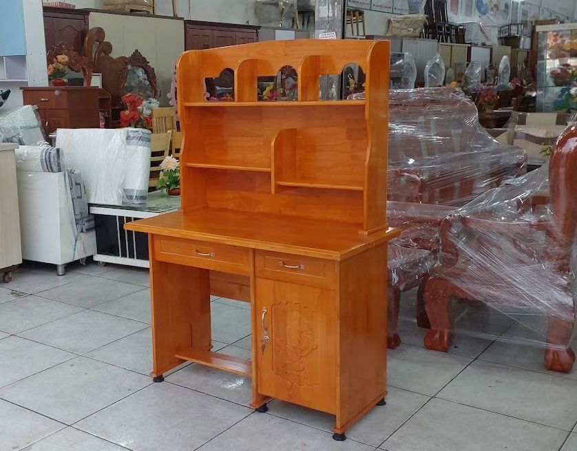 Bàn học cho bé trai cấp 1