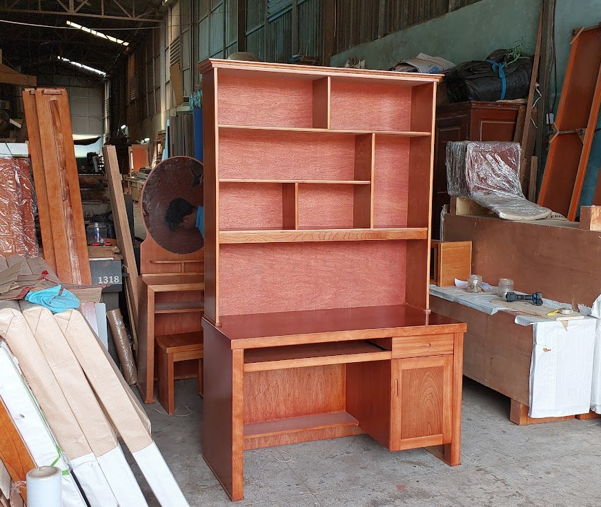 Bàn học cho bé trai cấp 1