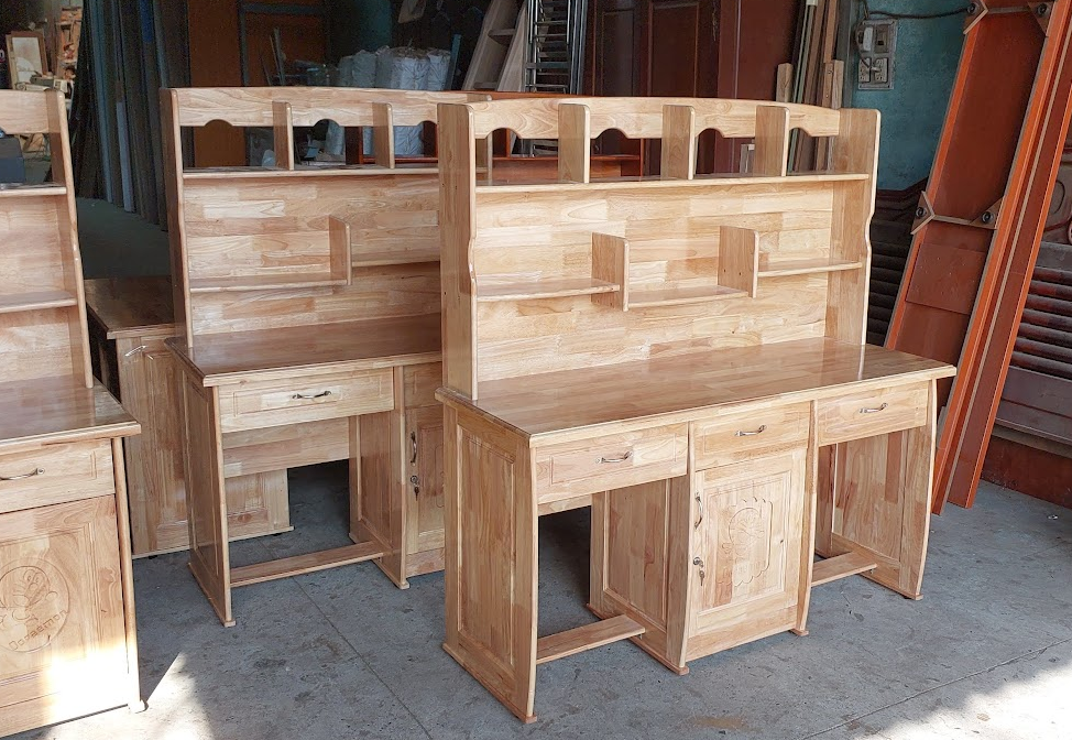 Bàn học cho bé trai cấp 1