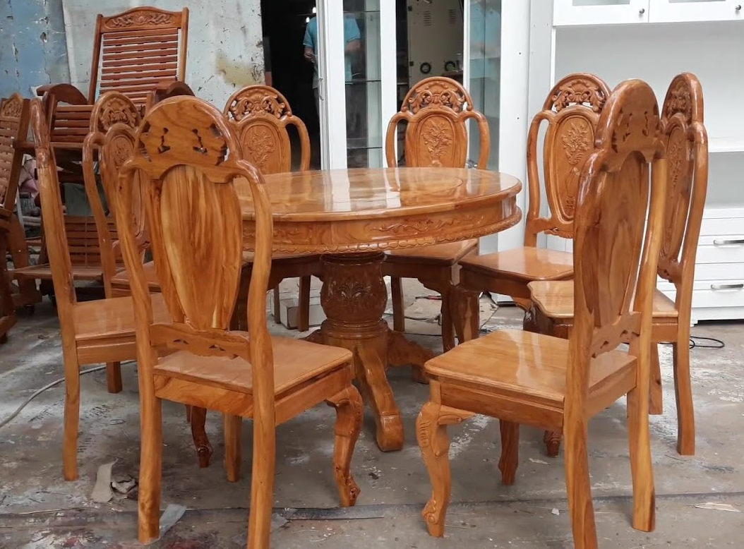 Giá bàn ăn gỗ bao nhiêu tiền?