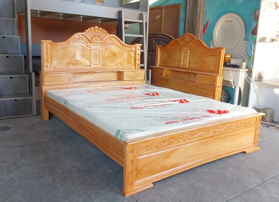 Giường ngủ đặt ngang cửa ra vào