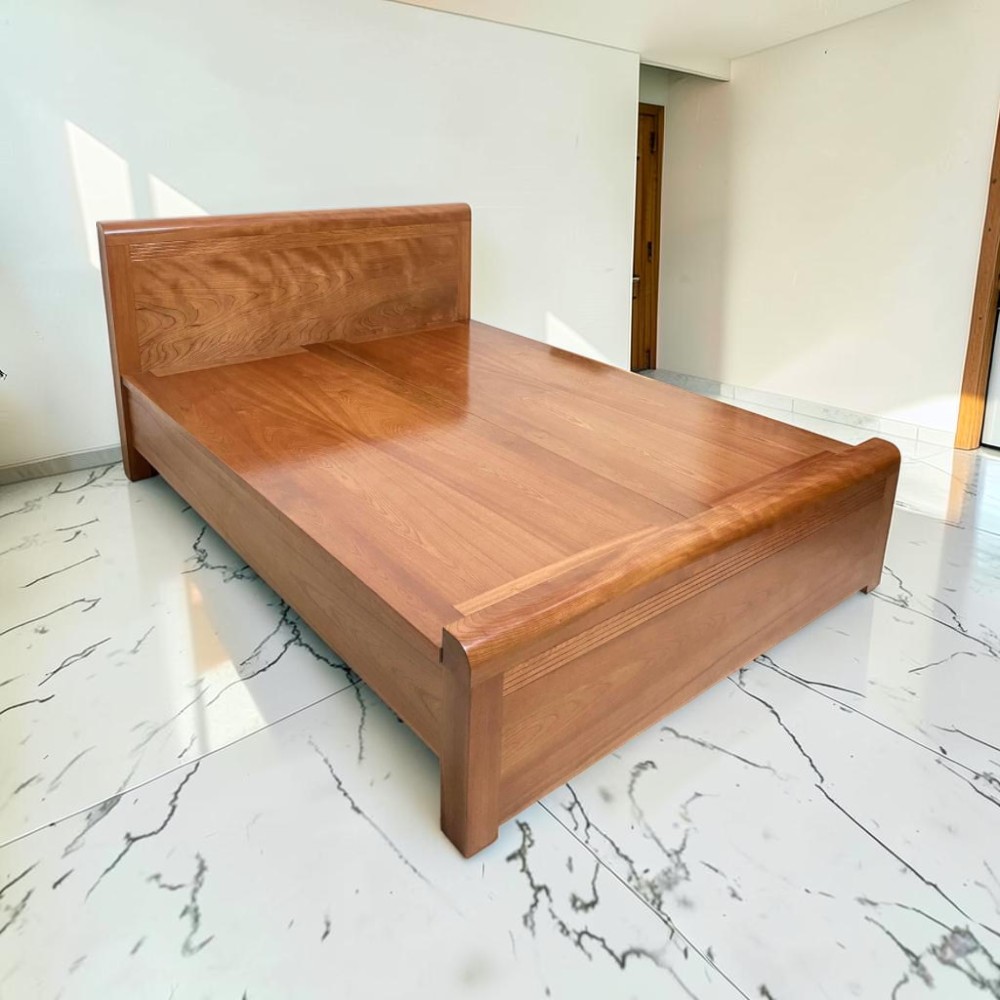 Mẫu giường gỗ xoan đào đẹp