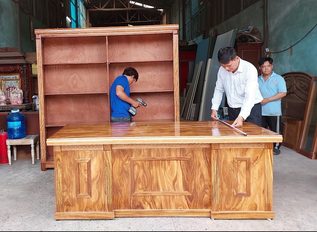 Bàn Làm Việc Gỗ Tự Nhiên Tại Xưởng Mộc Thái Bình